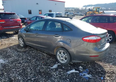 2014 Ford Fiesta Se z USA, uszkodzony, nr VIN 3FADP4BJ1EM235012